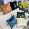 Luxury Square Letter Cushion Designer Decorative Pillow Luxurys Designers Cushion Fashion Pillow Home Decor Whole Four Seasons260Y