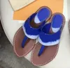 Högkvalitativ Färgrik Patent Casual Canvas Läder Flat Sandaler Thong Mule Slides Ladies Tofflor Röd Rosa Blå Storlek 34 till 42