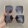 2021 Trendige Damen-Sonnenbrille, hochwertig, schlank, Street Shot, stilvoll, UV-Schutz