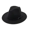 Européen US Femmes Hommes Lady Jazz Trilby Chapeau Avec Boucle De Ceinture Tendance Femme Bord Plat Laine Feutre Fedoras Noir 10 Couleurs Chapeaux Larges D'hiver