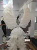 Украшение свадебной вечеринки белые страусиные перояльные крылья творческая фотография реквизит