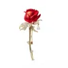 Pins, broscher Rose Flower Brosch Kvinna High-End Retro Pin Små Fragrance Quality Wild Western-Style Tillbehör Kläder