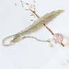 NUOVO Segnalibro Esemplare di fiori secchi Piuma d'epoca Segno di lettura Clip di libro in metallo Appesa bella per nappa RRD12353