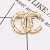 Classic Small Sweet Wind Luxurys Brand Chain Design Brooch Handmade Women C Letters Brooches Suit Pin Fashion Jewelry Clothing Dec3388033