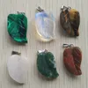 Forma de folha esculpida sortido pedra natural encantos de cristal pingentes para colar acessórios jóias fazendo