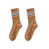 Herrstrumpor Namn Designer Män Crew Hip Hop Stripe Sock Kvinna Grossist Drop Fashion