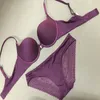 Ladies Nowy Brilly Bra i Panty Zestaw V Letter Metal Wygodne spotkanie, Puchar Push Up Najnowszy Fashion Sexy X0526