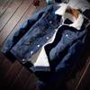 男性デニムジャケットトレンディな冬の暖かいフリースコートメンズアウトウェアファッションジーンズジャケット男性カウボーイカジュアルな服プラスUSサイズ4xl 211124