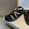 2022luxury skor Kvinnor Sandaler Sandaler och tofflor Berömda Brand Casual Fashion Sommar Early Spring Tjock-Soled Slitstarkt H