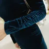 Projektant Styl Ciemnozielony One Ramię Slim Asymetryczne Długie Rękaw Party Midi Dress Velvet Bodycon Sexy Sukienki Robe Za 210421