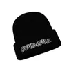 Svart Vit Mäns och Kvinnors Allmänna Modellbrev Ställer Broderade Hat Cap Edge Höst Vinter Varm Stickade Cap Hipsters Y21111