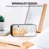 Mini Trådlös Bluetooth Speaker Liten larm Bärbar basmusik FM Radio Digital Watch LED Electronic Desktop Clock