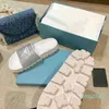2021 Europäische neue Damen-Diamant-Hausschuhe mit Farbbuchstaben, modische, beliebte Sandalen mit dickem Boden. Hausschuhe im Mädchenstil, Größe 35–40