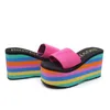 Zapatillas zapatos de tacón alto plataforma de la casa de la casa multicolor de sandalias multicolores