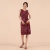 Kvinnor Satin Silk Dress Burgundy Ärmlös Slim Fit Bodycon Draped Dresses Sexy Club Wear Vestidos de Verano 210608