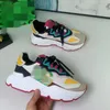 2021 Designerskor män lyxiga designers sneaker kvinnor plattform läder casual sko låg topp snörning sneakers med tydliga ensamma nya tränare m, kjlaa003