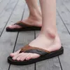 PU кожаные тапочки мужские пляжные шлепки дышащие мода летняя обувь причинные сандалии в помещении мужская обувь ретро оптом