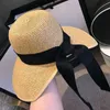 INS Summer Women Straw Hat Fashion Ochrona przed słońcem Osobowość Kapelusze z szerokim rondem ze wstążką dla kobiet na plaży na wakacjach