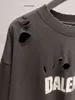 Balencigs trendige Modemarke Italien Marke Männer T-Shirts Druckhaus Kunst Loch Typ Brief Pull Kleber Burst Effekt Paris l VQEN