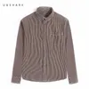 Ushark tunn randig skjorta för män 100% bomullskläder brun casual skjortor regelbundet passform långärmad formell skjortor stilig japan 210603