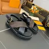 Hoge kwaliteit vrouwen slipper designer rubber dikke bodem sandalen zomer party strand lederen dames slippers mode casual platform flip-flops met doos 35-42