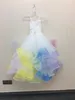 Abiti da spettacolo per ragazze arcobaleno in organza con specchio a vita corta stile impero con 4 gonna a volant con gonna a volant per principessa fiore intrecciata in crine di cavallo multicolore