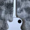 Anpassad elektrisk gitarr med vit färg och guldhårdvara gör snabbt högkvalitativt GUITARRA4651913