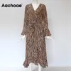 Aachoae långa klänningar kvinnor zebra print strand bohemian maxi klänning avslappnad långärmad v nacke ruffles fest klänning vestidos 210915