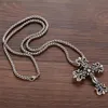 svart titanium cross necklace
