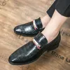 럭셔리 디자이너 새로운 남성용 스웨이드 금속 비즈니스 신발 남성 웨딩 드레스 댄스 파티 홈 옥스포드 크기 38-45