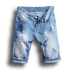 Luz azul jeans homens verão buraco moda denim shorts tamanho grande algodão alta qualidade reta joelho comprimento homens