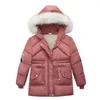 秋の冬の女の子のジャケットは暖かい肥厚を保ちます快適な子供のジャケットの固体フード付きカジュアルコート4-6歳の服211204