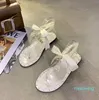 Parel sandalen vrouwelijke zomer Koreaanse fee stijl klinknagel strand schoenen platte strikje teen Romeinse casual slippers 2021