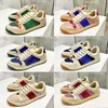 Screener sneaker beige Butter Vuile leren schoenen met vintage rode en groene webstreep Luxurys Designers Sneakers Tweekleurige rubberen zool Klassieke vrijetijdsschoen