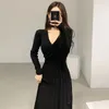 Korobov coréen chic col en V tricoté mince femmes robes vintage solide laçage arc taille haute robes a-ligne robe plissée 79488 210430
