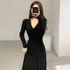 Korobov, Vestidos de mujer ajustados de punto con cuello de pico Chic coreano, Vestidos de cintura alta con lazo liso Vintage, vestido plisado acampanado 79488 210430