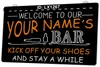 LX1267 Vos noms Bienvenue dans notre bar Lancez vos chaussures et restez un moment Signe lumineux Gravure 3D bicolore