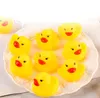 Party Favor Fashion Bath Water Duck Toy Baby Small Ducktoy Mini Gul Gummi Änder Barn Swimming Beach Presenter Sn2500