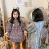 Groothandel Koreaanse stijl lente meisjes jurk bladerdeeg mouwen floral prinses jurken met hoofddeksels kinderkleding E684 210610
