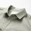 Kuegou 100% algodão camisa masculina manga longa outono bolso ferramentas mais camisas camisa masculina primavera branco tamanho superior BC-6178 210524
