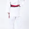 UNISEX standard internazionale di alta qualità Uniformi da judo in cotone addensato per arti marziali che combattono gli insiemi di abbigliamento judogi tute bianche