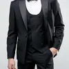 Svart Slim Fit Groom Tuxedo För Bröllop 3 Styck Man Mode Passat Peaked Lapel Anpassad Man Jacka Byxor Med Waistcoat X0909