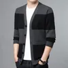 pull de cardigan de baseball