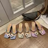Moda Kadın Terlik Klip Toe Çiçek Tasarım Kristal Hollow Sandalet Slaytlar Katırlar Üzerinde Kayma Ayakkabı Terlik Mor / Mavi Boyutu 35-39 210513