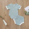 Bebek Tasarımcısı Giyim Erkek Yaz Giyim Seti Şeker Düz Makale Çukur Pamuk Takım Elbise Kız Romper Üçgen Pantolon 2 Adet Setleri Bodysuits Şort Kıyafetler WMQ1280