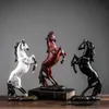 ビリード樹脂馬像モーデンアート動物の置物オフィスの家の装飾アクセサリー彫刻年ギフト210804