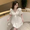 Fairy Princess Puff Rękaw Ball Suknie Mini Vintage White V Neck Krótki Rękaw Diament Diamond Sukienka Damskie Party Vestido Feminino 210610