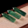 Ornements d'arts en pierre brute naturelle Baguettes de guérison minérales en fluorite verte Capacité hexagonale Reiki Couleur de la colonne de quartz Pilier fluoré Point de cristal