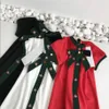 Letnie dziecko Dziewczyny Sukienka Designer Dzieci Bowknot Bee Z Krótkim Rękawem Party Dresses Luxury Baby Kids Urodziny Odzież