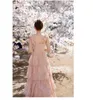 Mode kvinnor vintage spets klänning sommar design kvadrat krage blomma broderad spaghetti-strap tårta lång klänning 210514